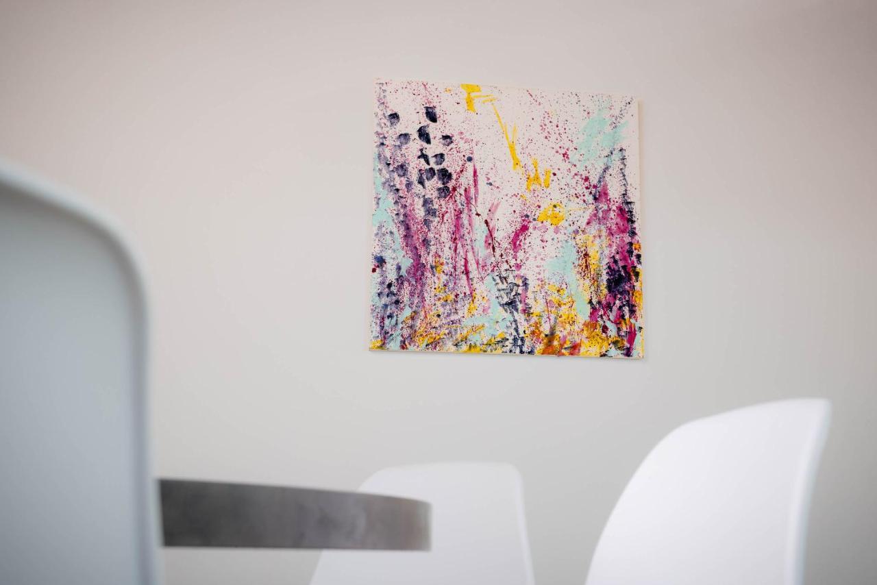 Art Novella Gallery *